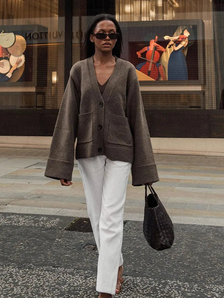 Lune London | Elegant V-Neck Cardigan