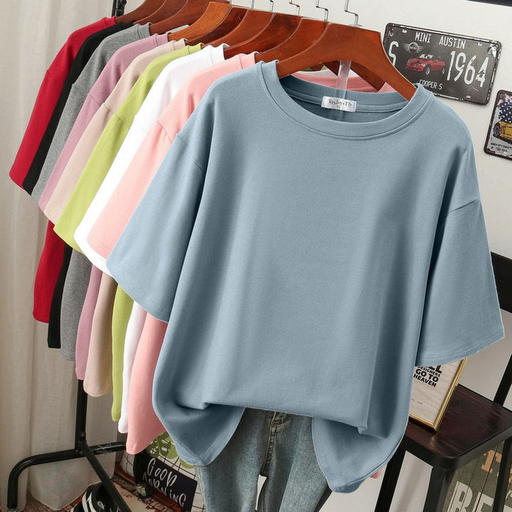 Lune London | Cozy Cotton Basic: Plus-Size T-Shirt for Women