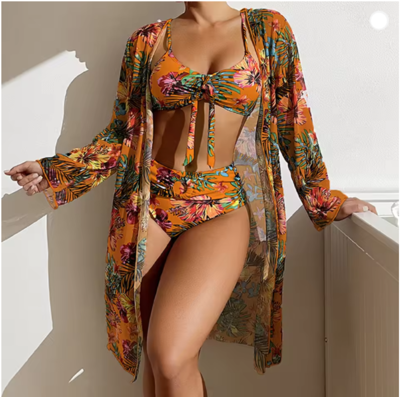 Lune London – Fashionable bikini set for summer 23
