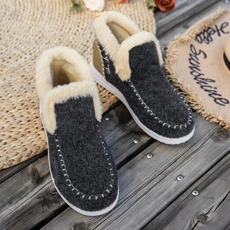 Lune London | Ankle boots - Felt-like texture - Lined with synthetic fur - Cozy, casual fit - Embroidered trim