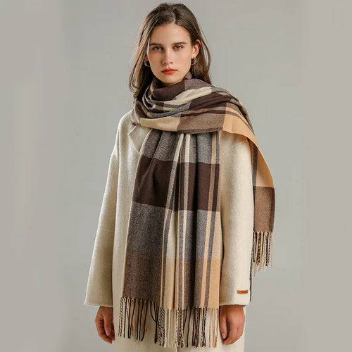 Lune London | Classic Scarf with Checkered Pattern