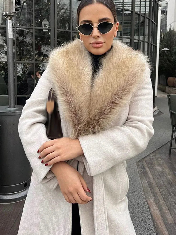 Lune London | Long Coat with Faux Fur Collar Tailored Fit Elegant Look
