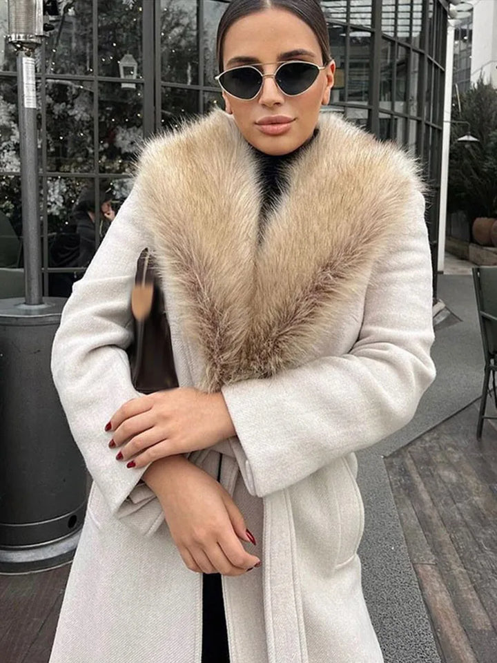 Lune London | Long Coat with Faux Fur Collar Tailored Fit Elegant Look