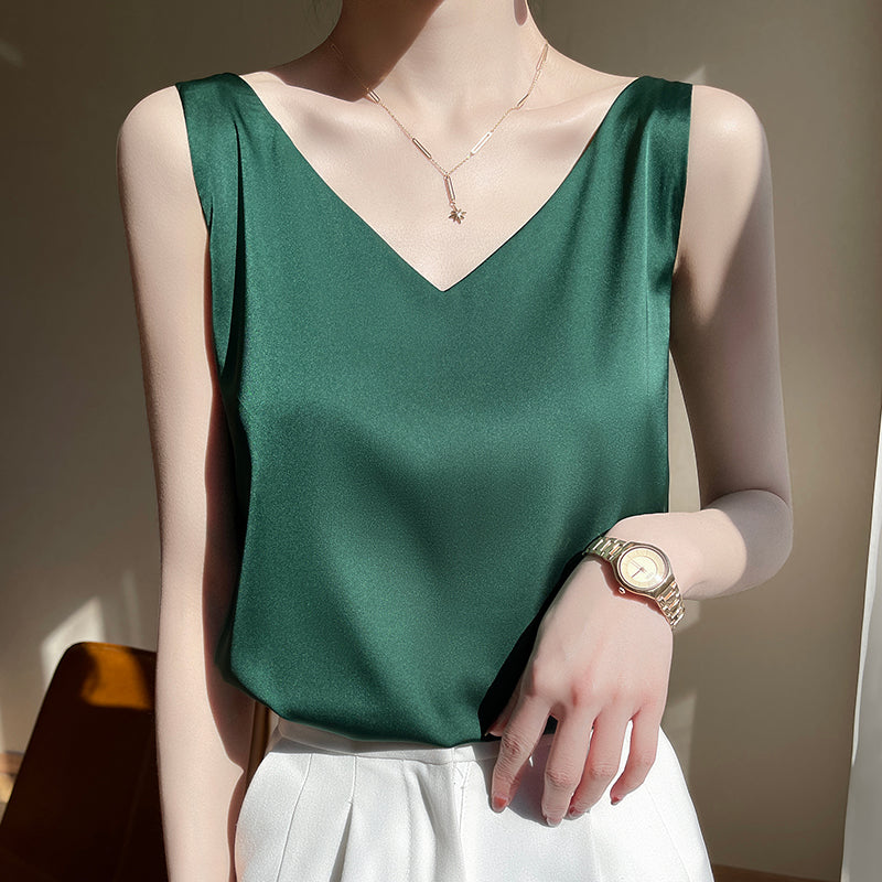 Chic und Stil | Sleeveless Top Made of Satin Silk