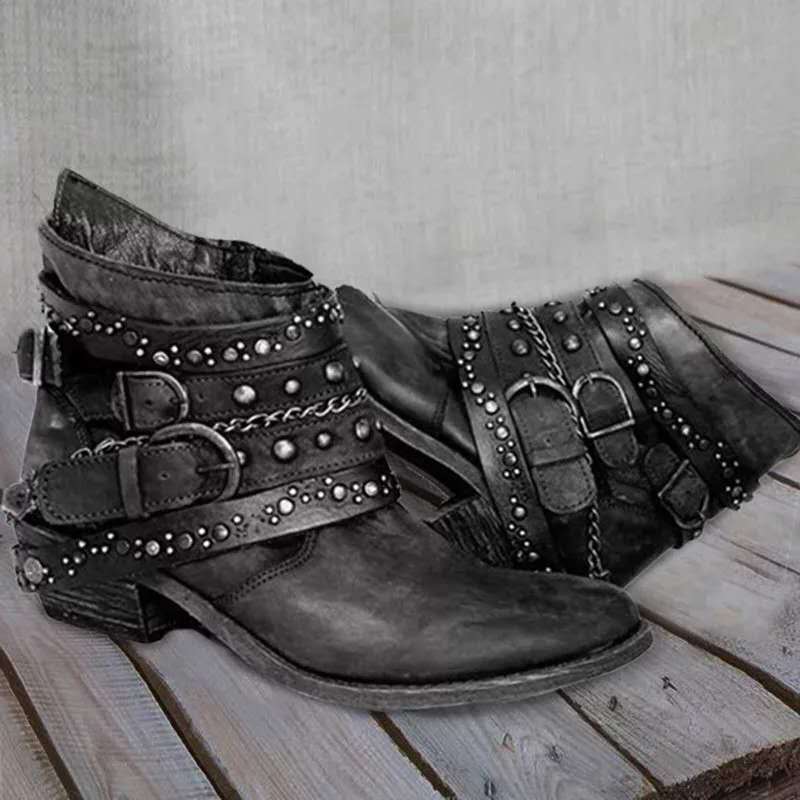 Lune London | Ankle boots - leather - western design - buckle and chain details - low heel