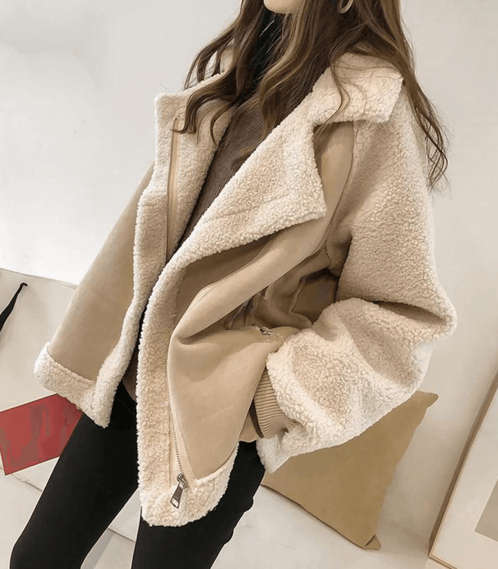 Lune London | soft and cozy women's jacket with faux fur