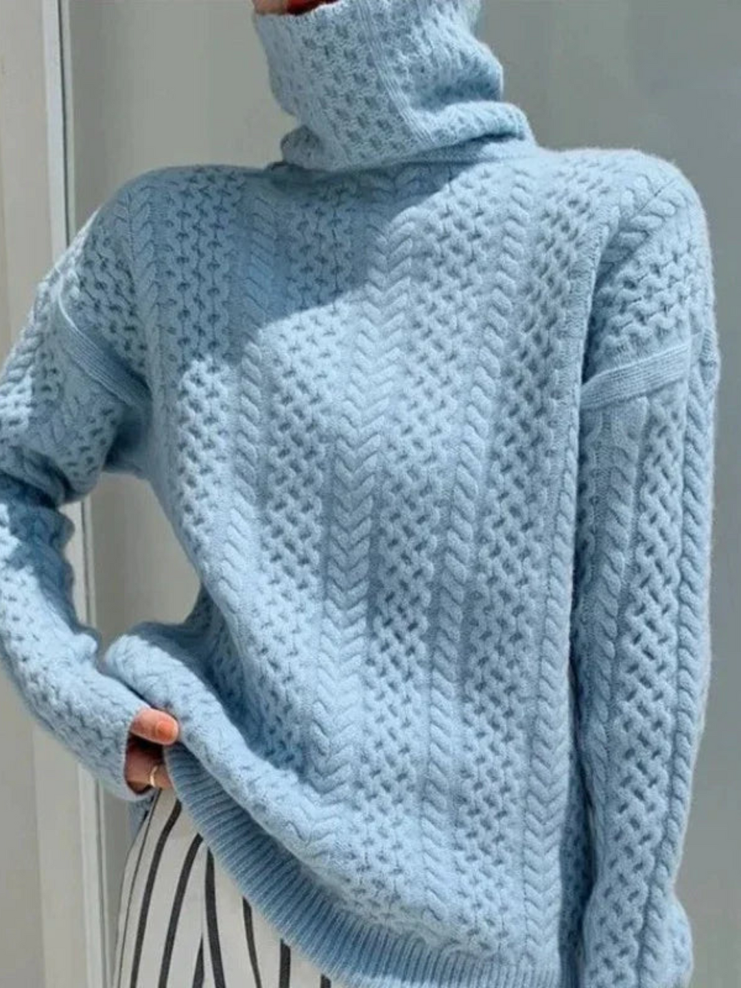 Lune London | Turtle neck sweater for women - Cable knit, loose fit