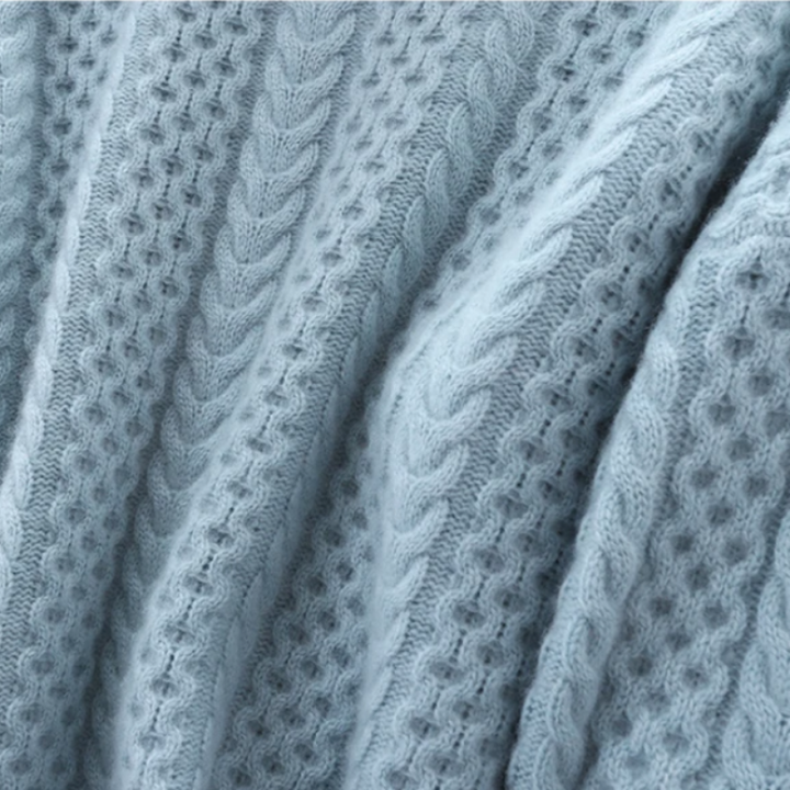 Lune London | Classic Turtleneck Sweater - Figure-Hugging Winter Comfort