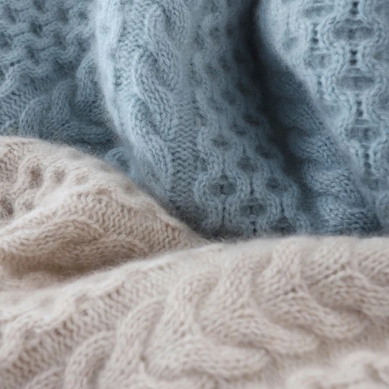 Lune London | Classic Turtleneck Sweater - Figure-Hugging Winter Comfort