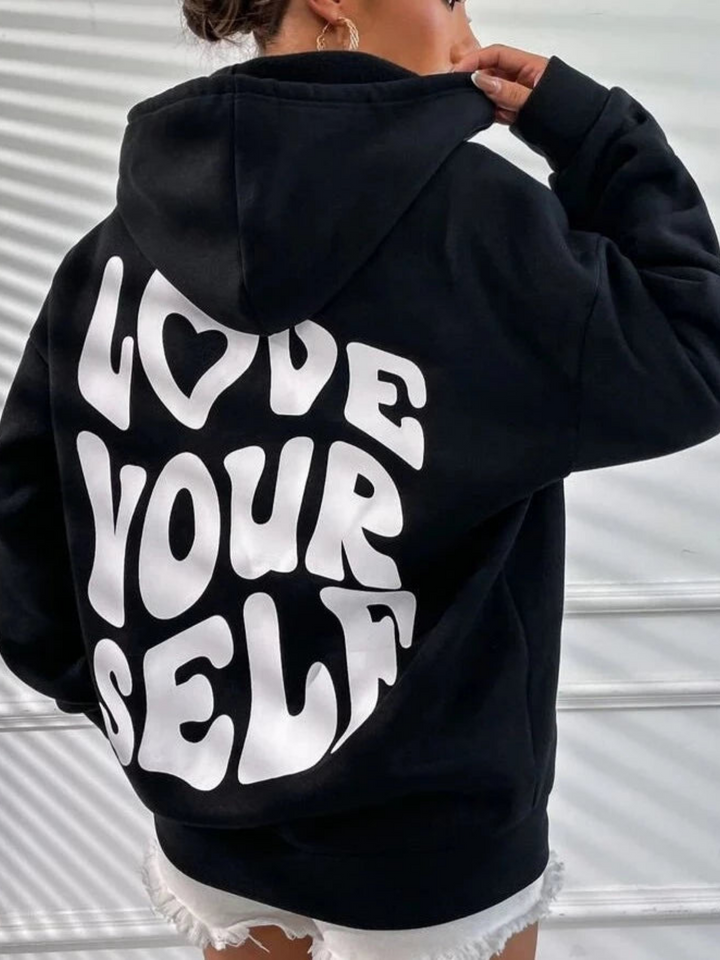 Chic und Stil | Streetwear Winter Statement Hoodie for Women