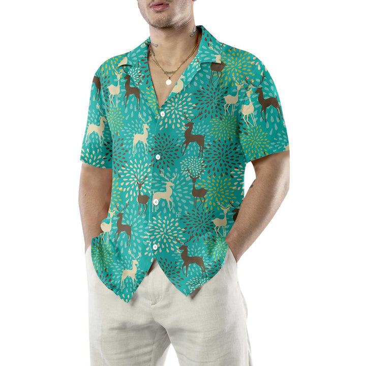 Lune London | Seamless Hawaiian shirt with vintage Christmas reindeer pattern, unique gift for Christmas