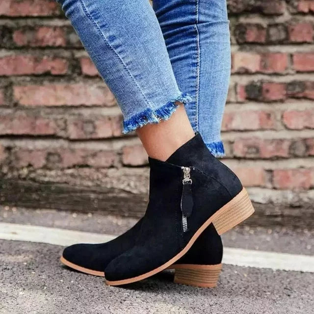 Lune London | Ankle boots - Suede - Low block heel - Round toe - Zipper closure