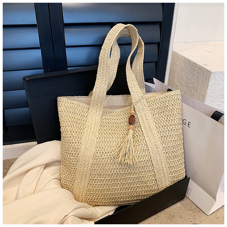 Lune London | Summer Bag Made of Straw with Casual Design