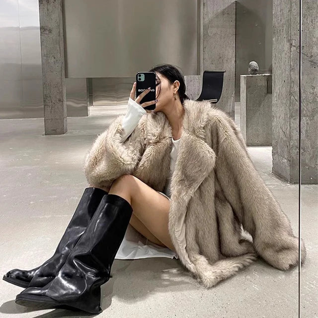 Lune London | Elegant Coat with Timeless Design for Women