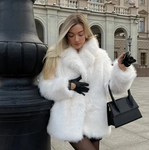 Lune London | Elegant Coat with Timeless Design for Women