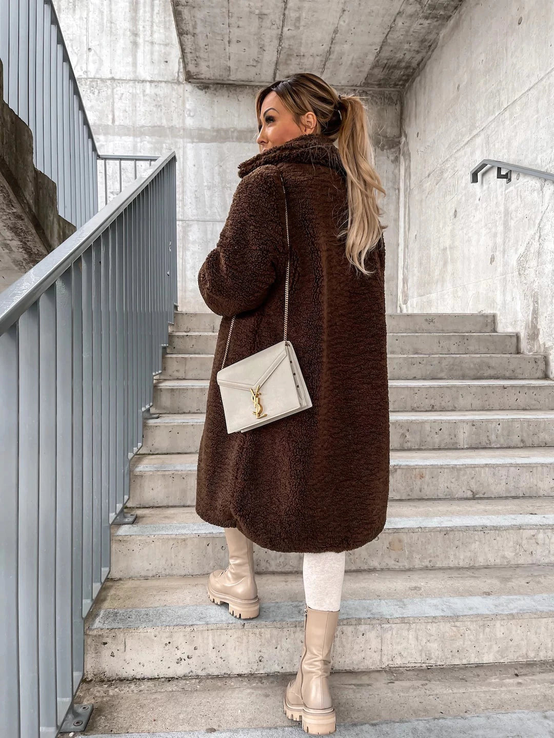 Lune London | Frostglamour: - Longer Winter Coat Made Of Fine Wool with Buttons
