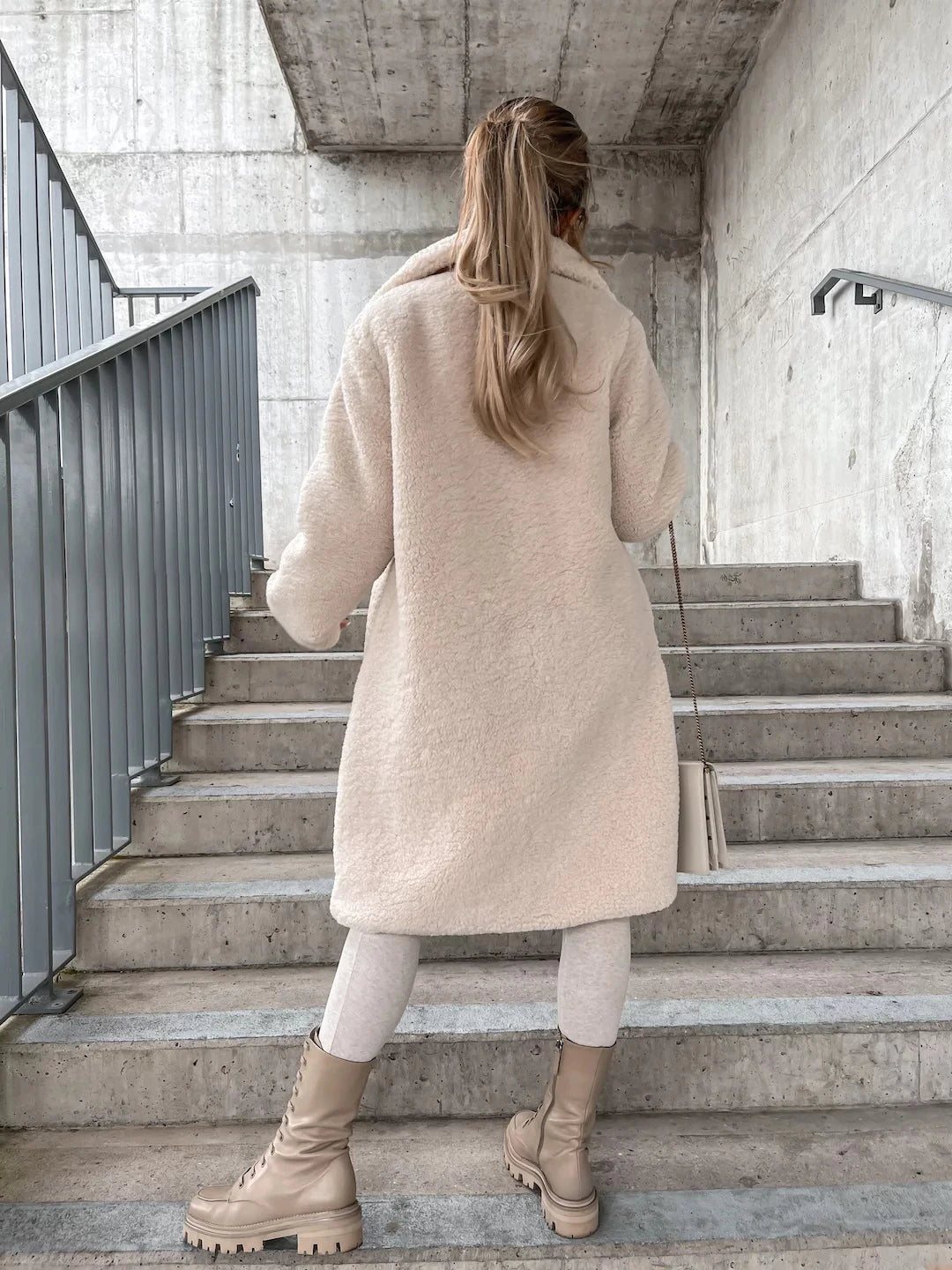 Lune London | Frostglamour: - Longer Winter Coat Made Of Fine Wool with Buttons