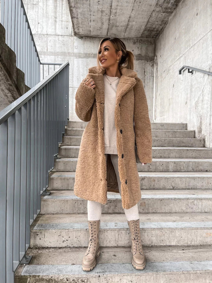 Lune London | Frostglamour: - Longer Winter Coat Made Of Fine Wool with Buttons