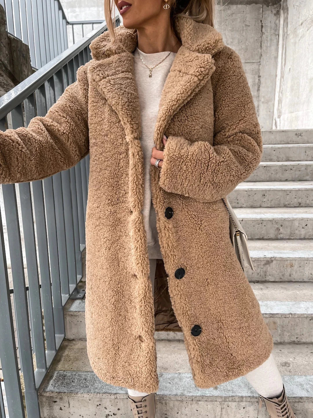 Lune London | Frostglamour: - Longer Winter Coat Made Of Fine Wool with Buttons