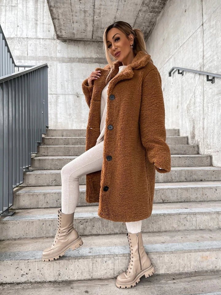 Lune London | Frostglamour: - Longer Winter Coat Made Of Fine Wool with Buttons