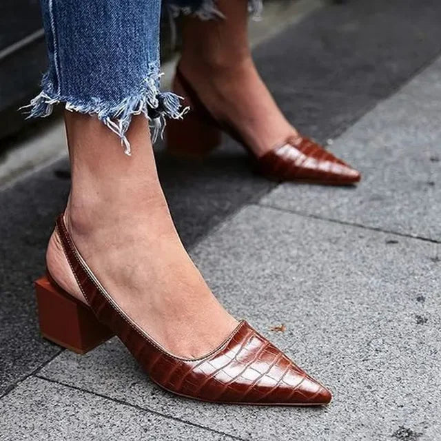 Dunkelbraun pumps