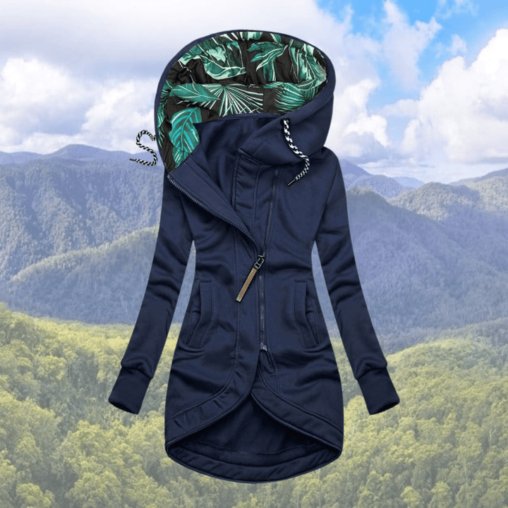 Chic Und Stil | Women's Winter Coat with Hood Design