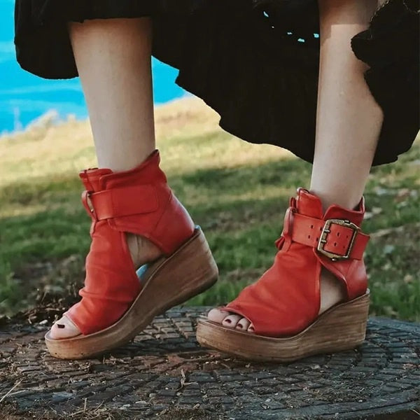 Lune London | Offene High Top Sandalen mit Keilabsatz und Schnalle für Damen
