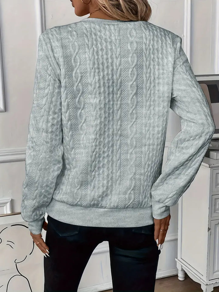 Chic Und Stil | Elegant Sweater with Zipper