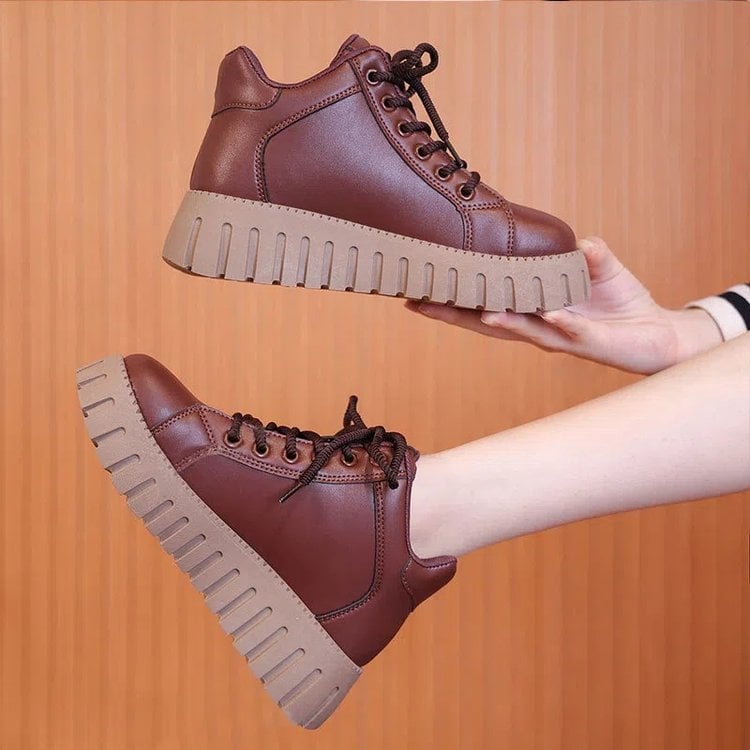 Lune London | Leather Boots with Which You Will Collect Compliments