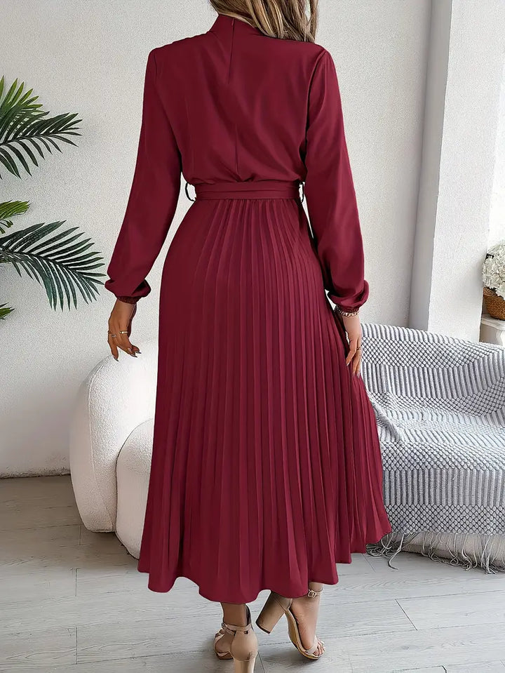 Lune London | Simple Dress with Stand-Up Collar and Pleated Belt