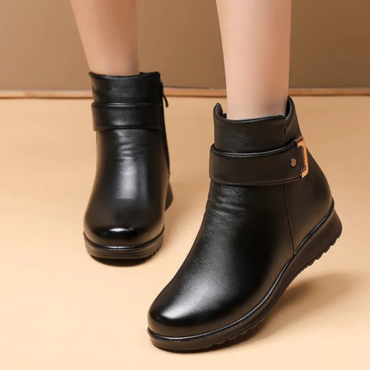 Lune London | Orthopedic boots for women with metal buckle in genuine leather and wool