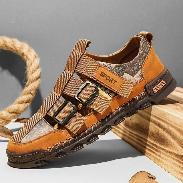 Chic und Stil | Breathable Men's Sandals for Hot Days