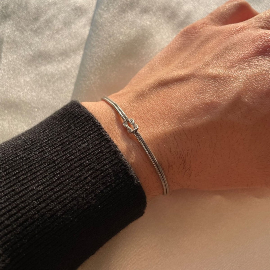 Lune London | Elegant Love Knot Bracelet for Women