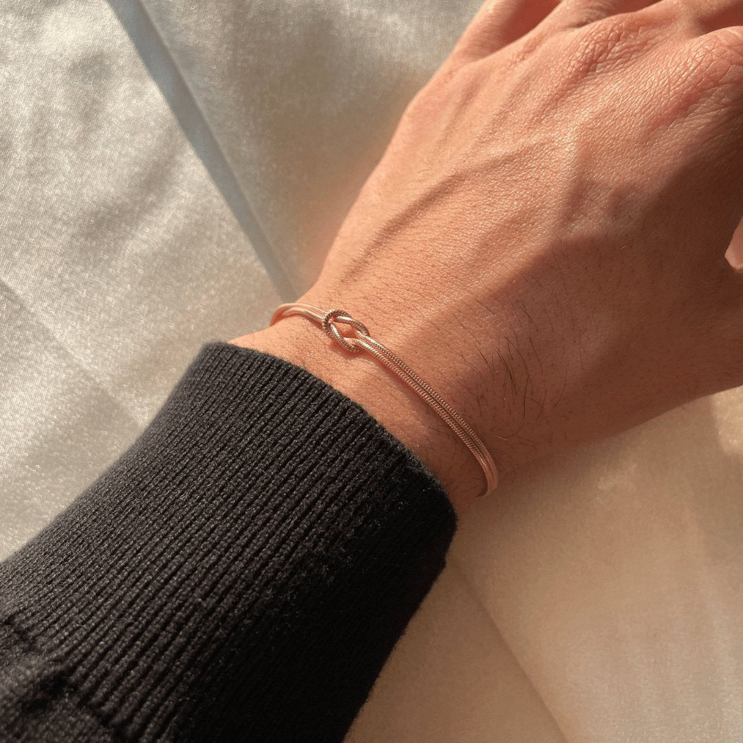 Lune London | Minimalistische Armreif Liebesknoten