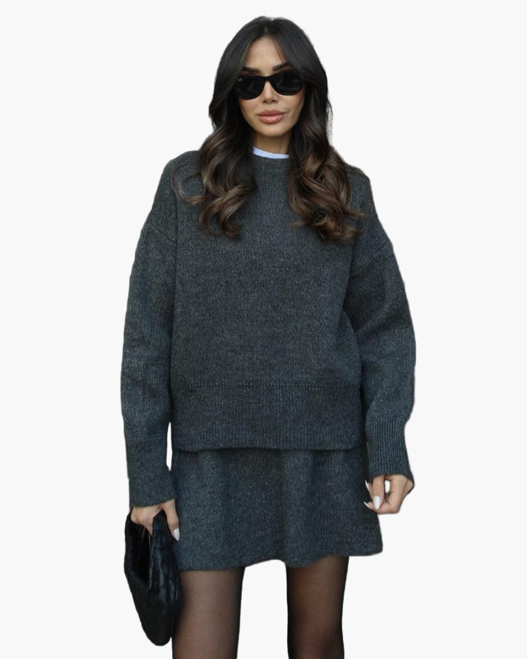 Lune London | Knitted set with sweater and mini skirt - Fashionable autumn winter look, casual and elegant