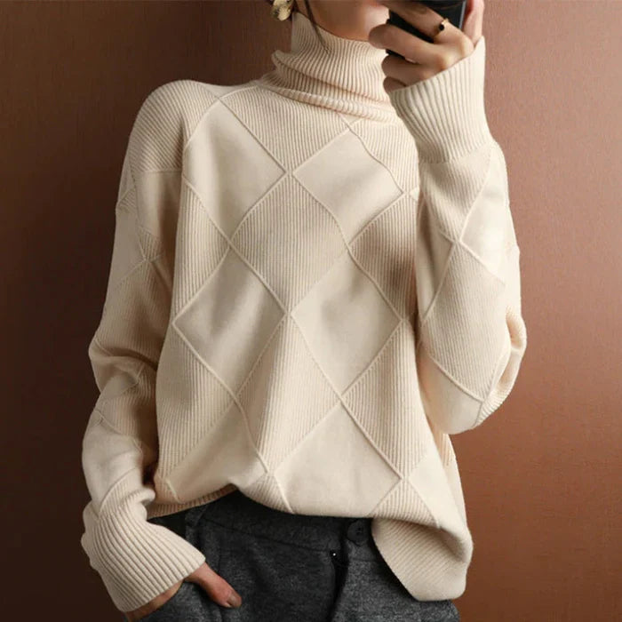 Lune London | European style diamond neck sweater