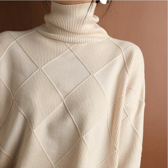 Lune London | European style diamond neck sweater
