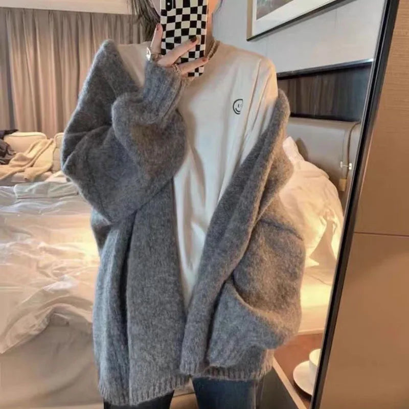 Lune London | Cozy oversized knit cardigan with button closure