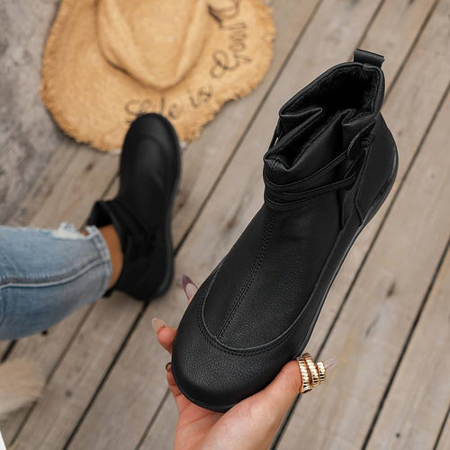Lune London | Trendy plus size casual sports shoes for women