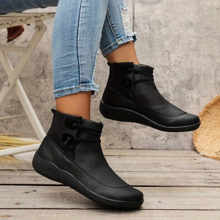 Lune London | Trendy plus size casual sports shoes for women