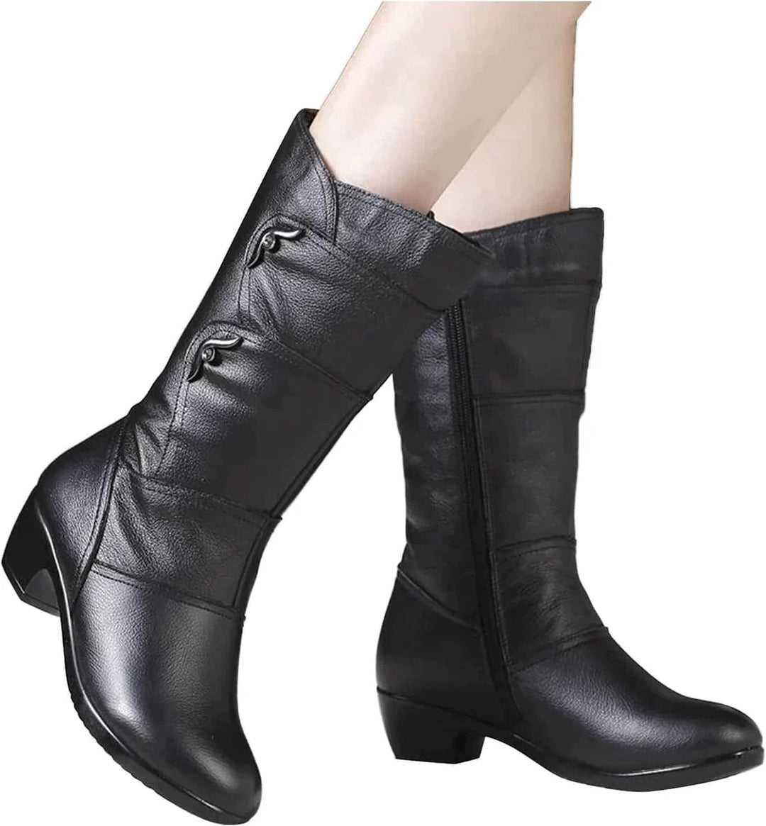 Lune London | Ankle-high boots - Fitting silhouette - Leather-like texture - Side zipper - Low heel