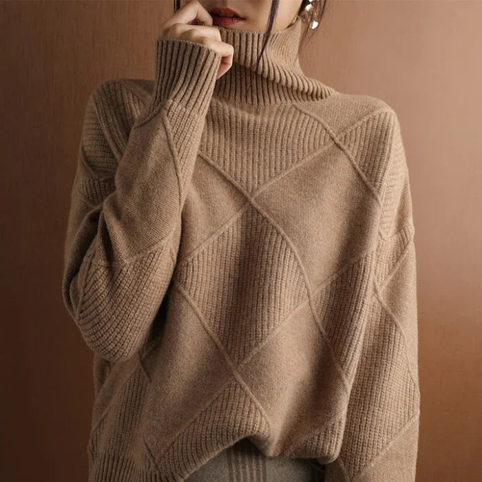 Lune London | European style diamond neck sweater