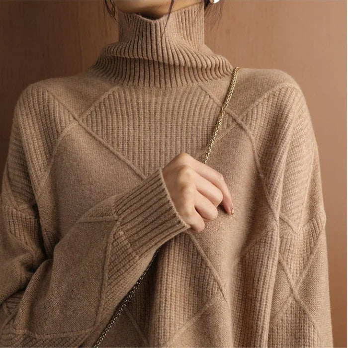 Lune London | European style diamond neck sweater
