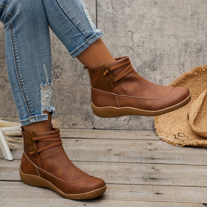 Lune London | Trendy plus size casual sports shoes for women