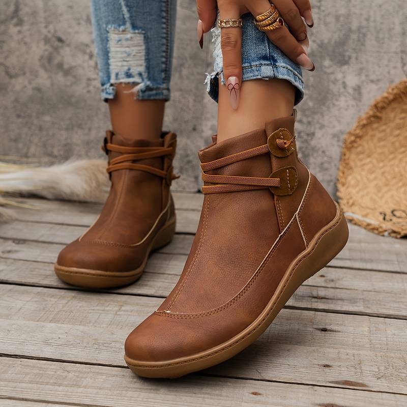 Lune London | Trendy plus size casual sports shoes for women