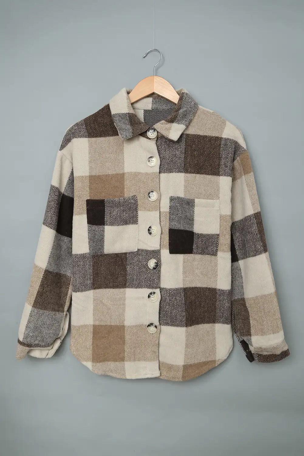 Lune London | Khaki checkered jacket with color blocks for an effortless winter style