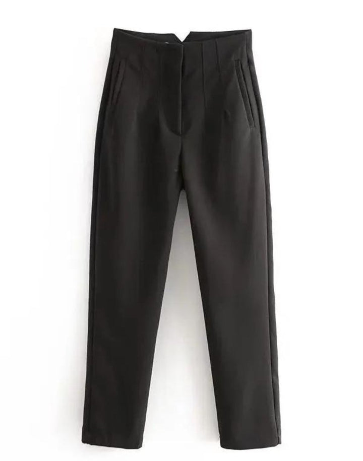 Lune London | Elegant Knitter-Free Pants for All Occasions