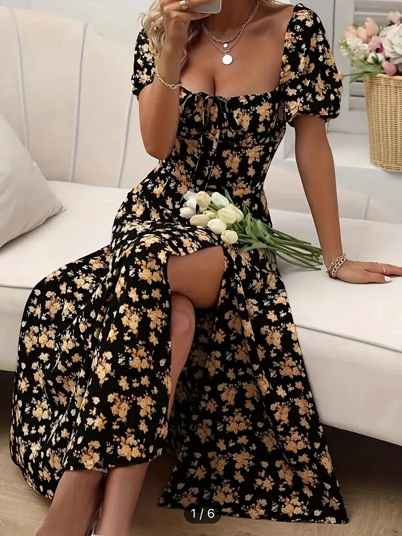 Lune London | Chic dress with puff sleeves in A-line style with floral print