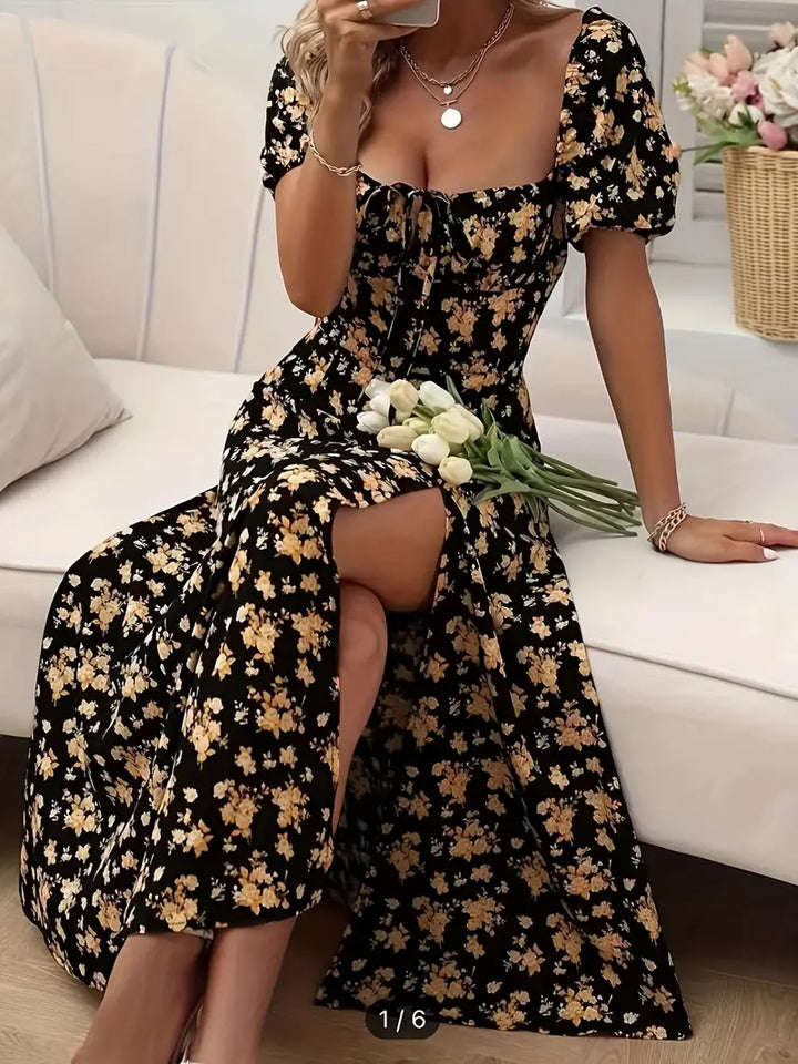Lune London | Chic dress with puff sleeves in A-line style with floral print