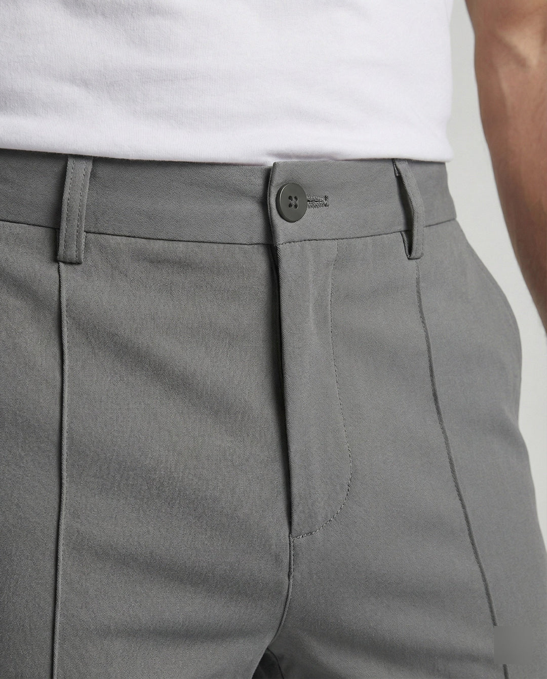 Men's chinos elegant and comfortable